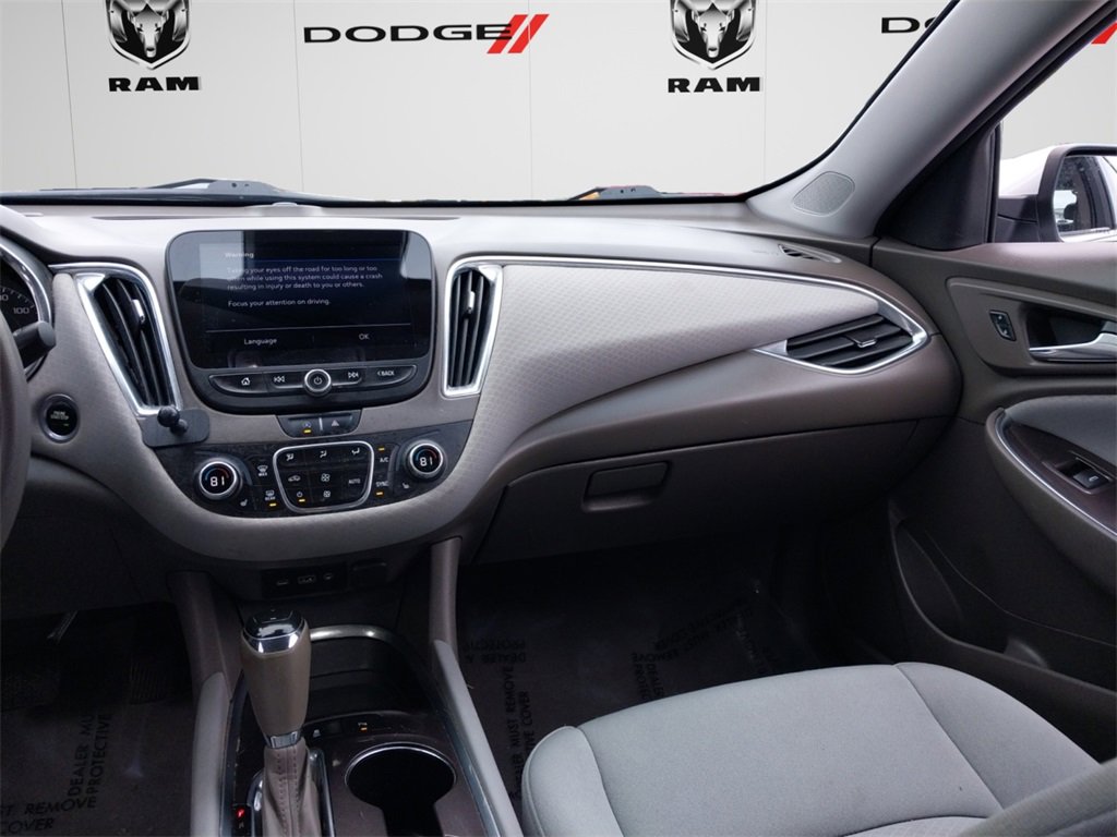 Used 2020 Chevrolet Malibu LT image 9