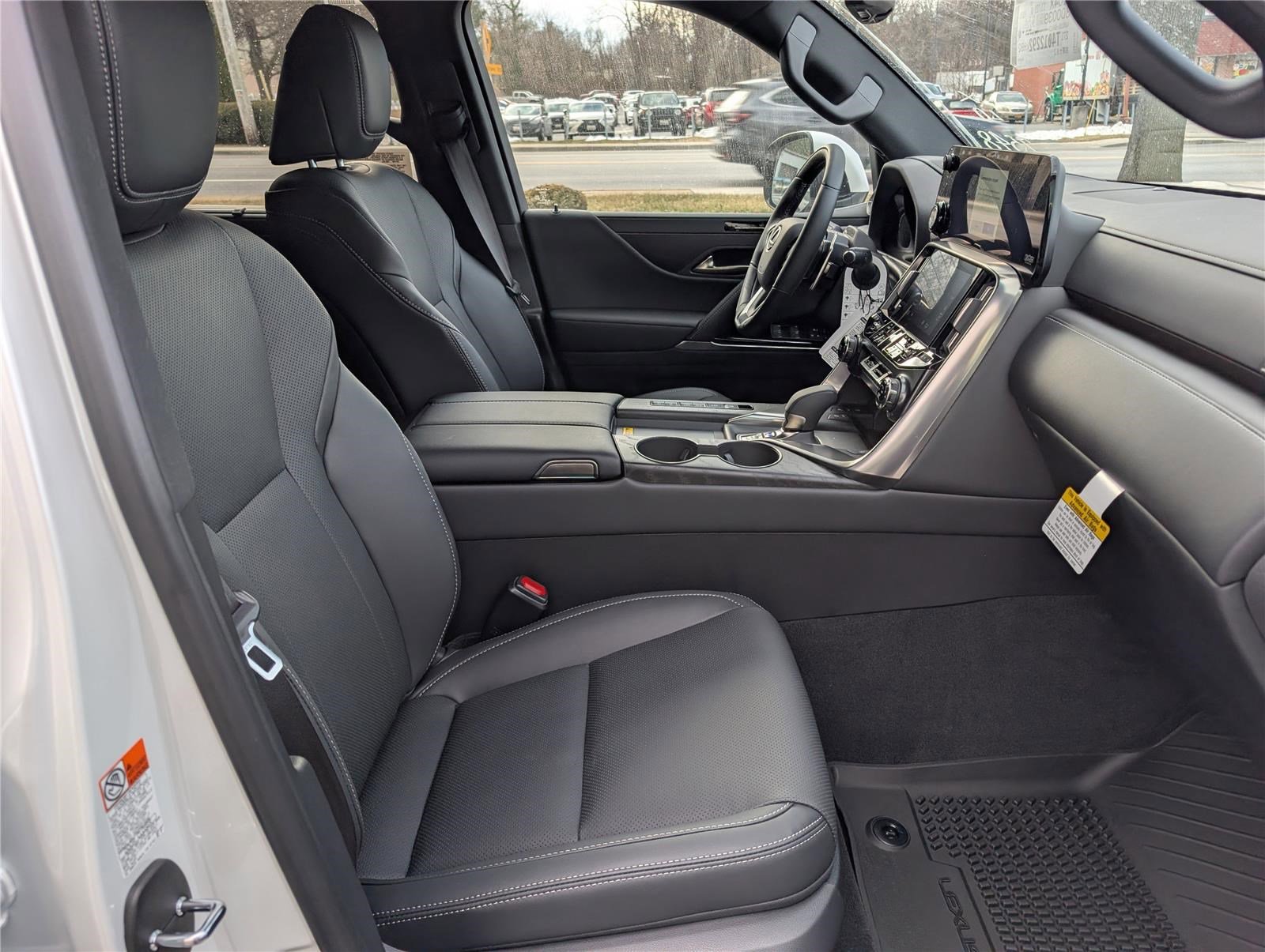 New 2026 Lexus LX 700h Luxury image 5