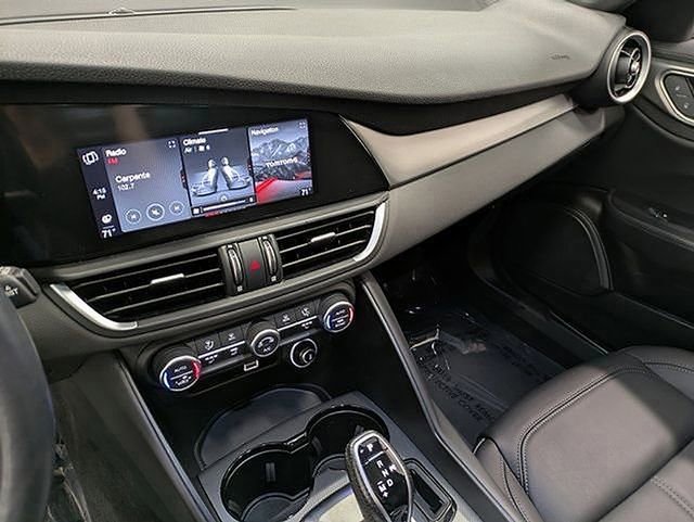 Used 2024 Alfa Romeo Giulia Ti AWD/4WD image 20