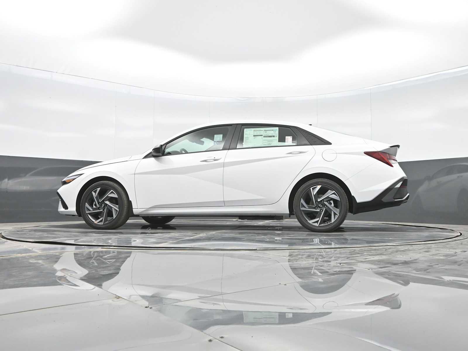 New 2025 Hyundai Elantra SEL image 33