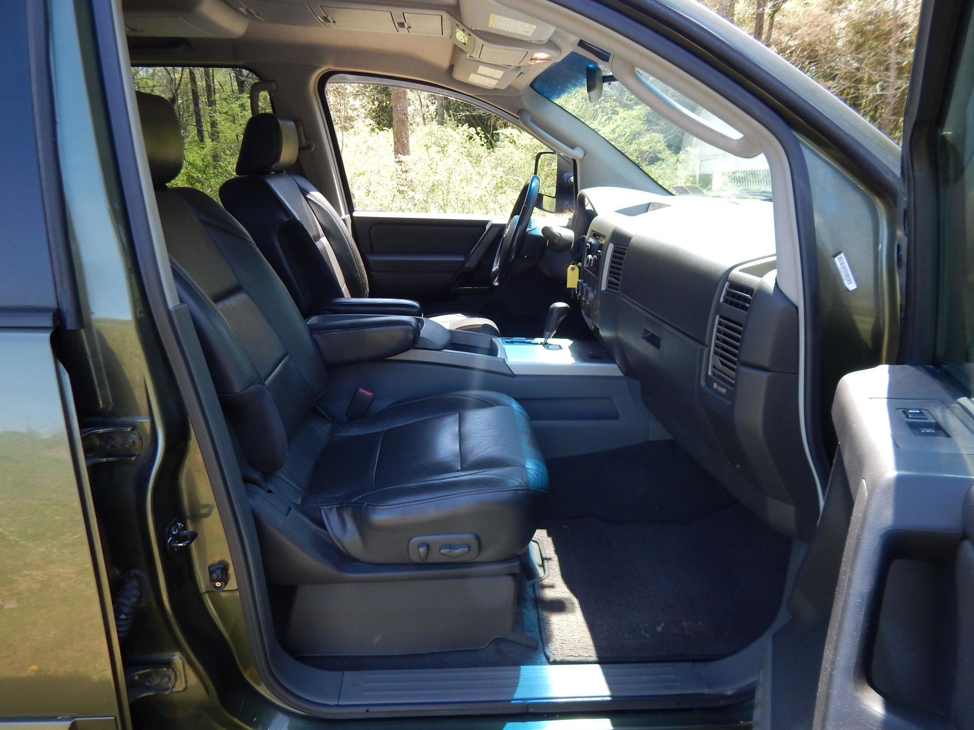 Used 2005 Nissan Titan LE w/ (T01) Tow Pkg AWD/4WD image 20