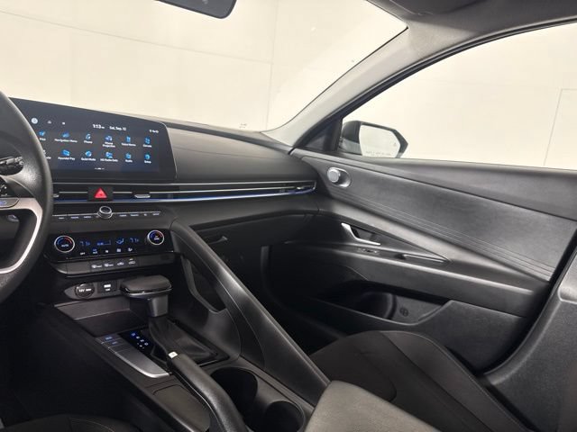 Used 2024 Hyundai Elantra SEL FWD image 28