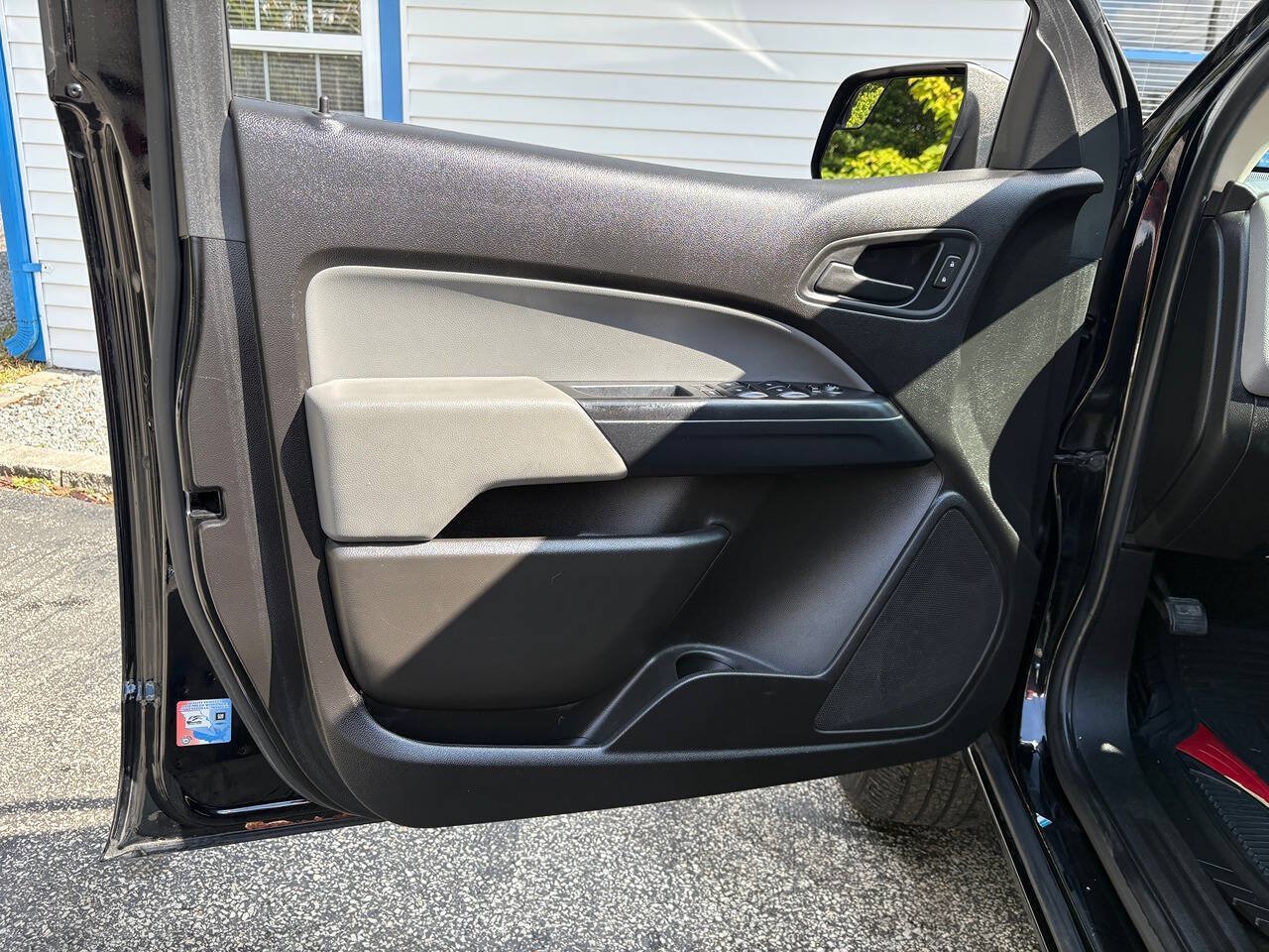 Used 2018 Chevrolet Colorado W/T w/ Custom Special Edition RWD image 13