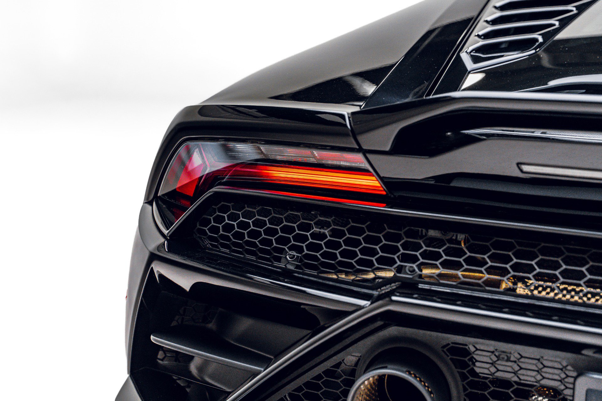 Used 2021 Lamborghini Huracan EVO RWD image 36