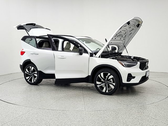New 2026 Volvo XC40 B5 Ultra w/ Climate Package AWD/4WD image 10