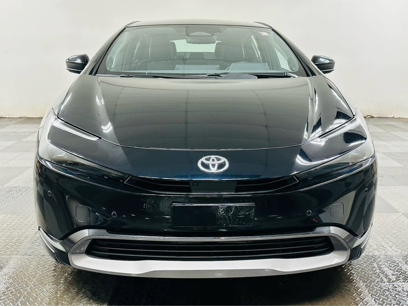 Used 2024 Toyota Prius Limited image 2