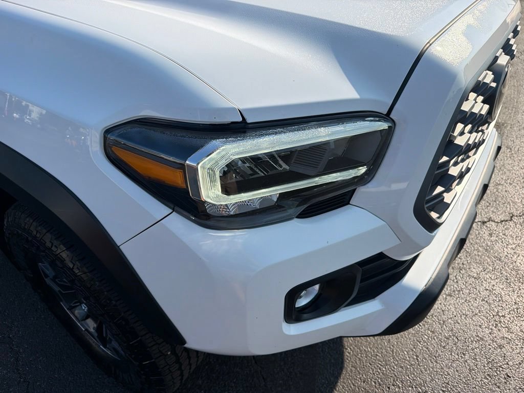Used 2023 Toyota Tacoma TRD Off-Road AWD/4WD image 15