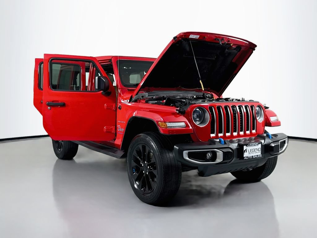 Used 2023 Jeep Wrangler Unlimited Sahara w/ Cold Weather Group AWD/4WD image 17