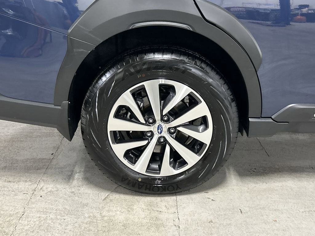Certified 2025 Subaru Outback Premium image 12