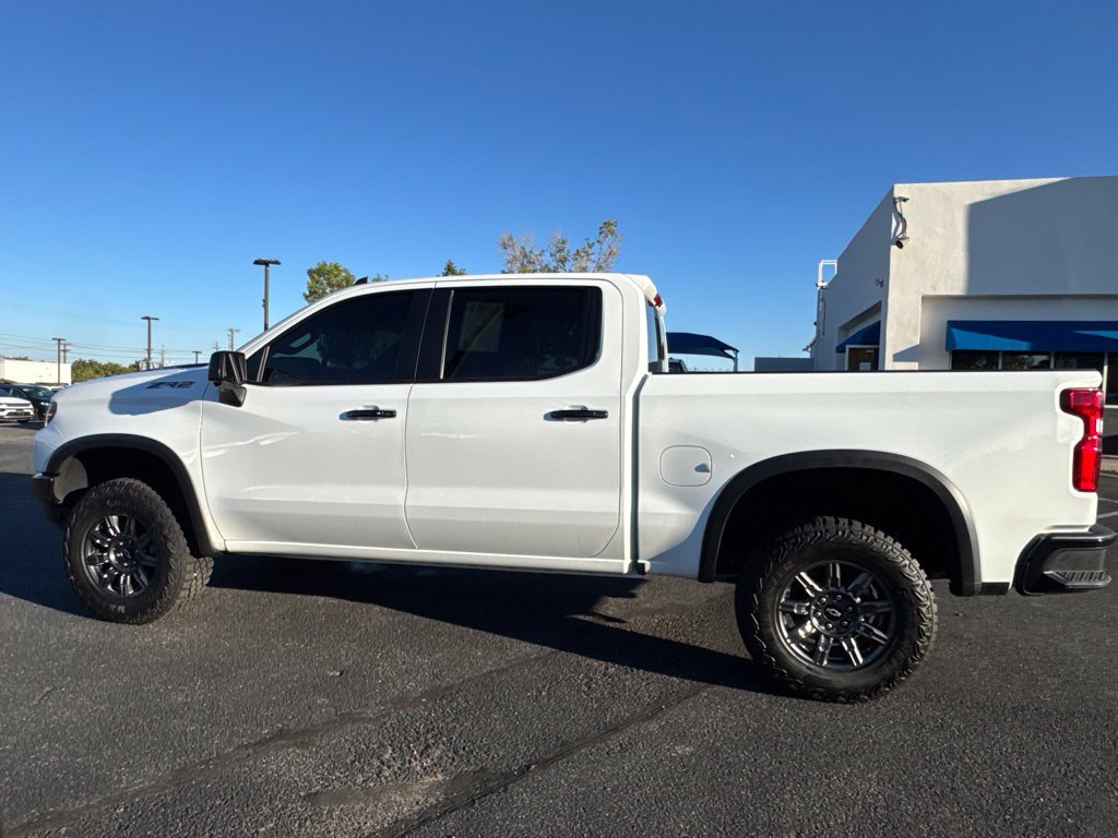 Used 2025 Chevrolet Silverado 1500 ZR2 w/ Technology Package AWD/4WD image 9