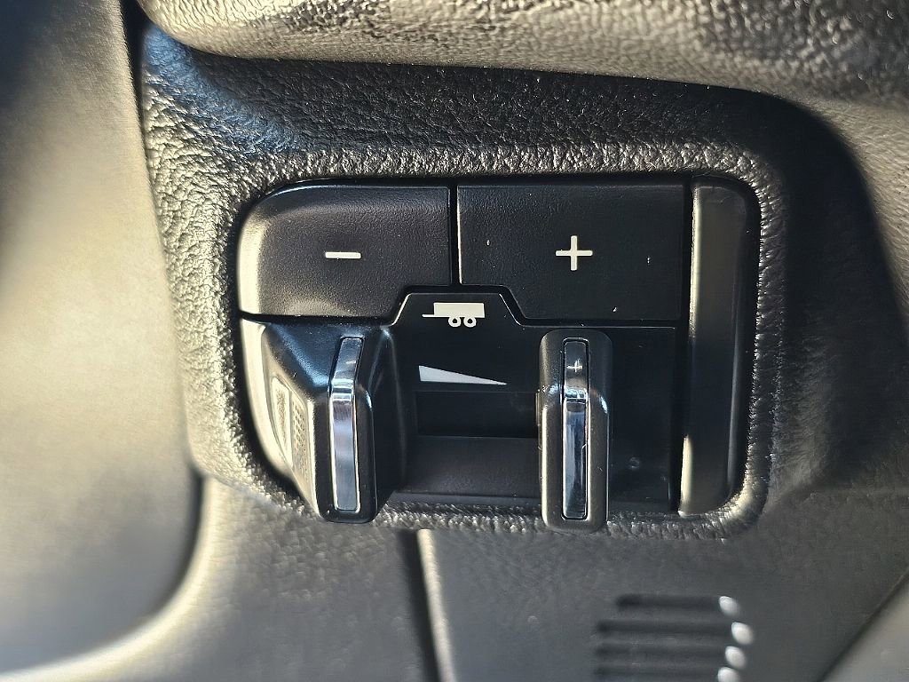 Used 2025 Dodge Durango GT image 31