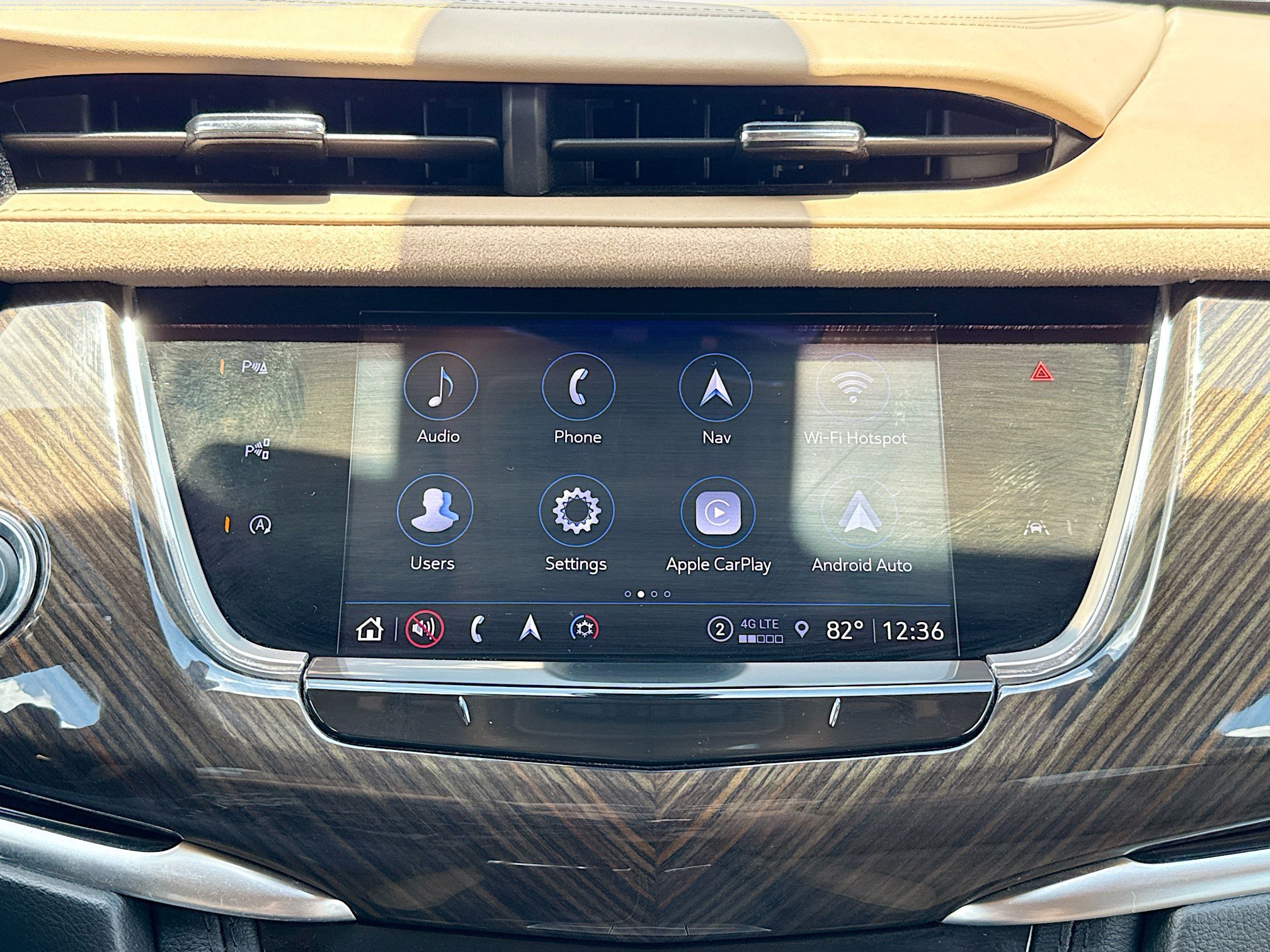 Used 2024 Cadillac XT6 Premium Luxury w/ Platinum Package AWD/4WD image 34