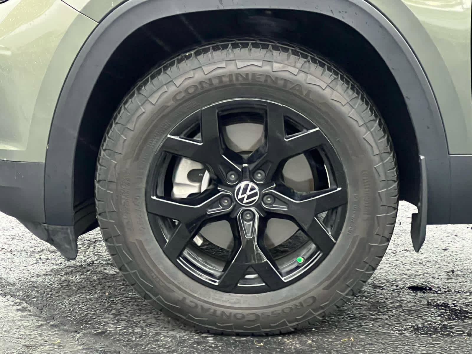 Used 2024 Volkswagen Atlas Peak Edition SE AWD/4WD image 13