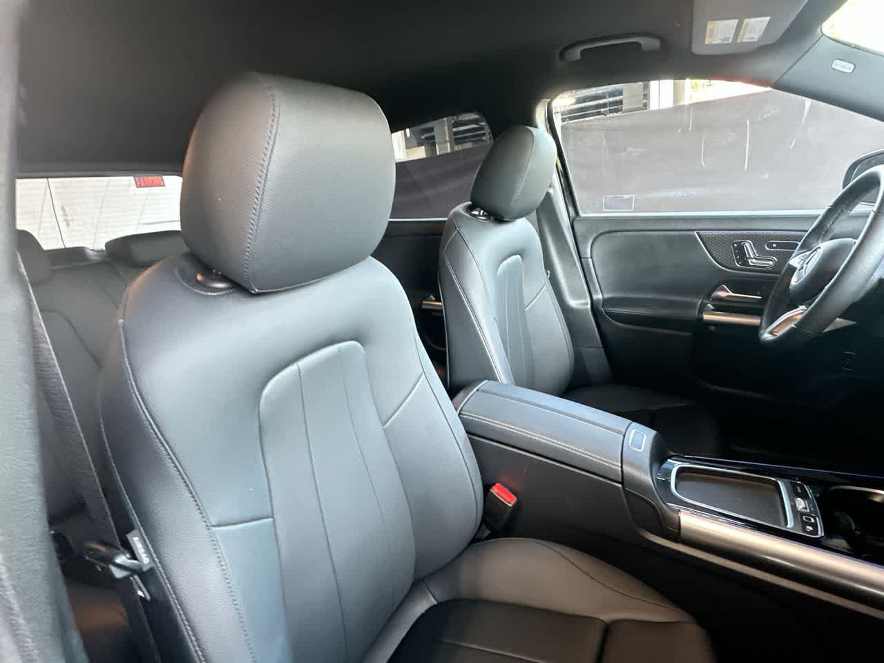 Used 2025 Mercedes-Benz GLA 250 4MATIC w/ Exclusive Package image 27