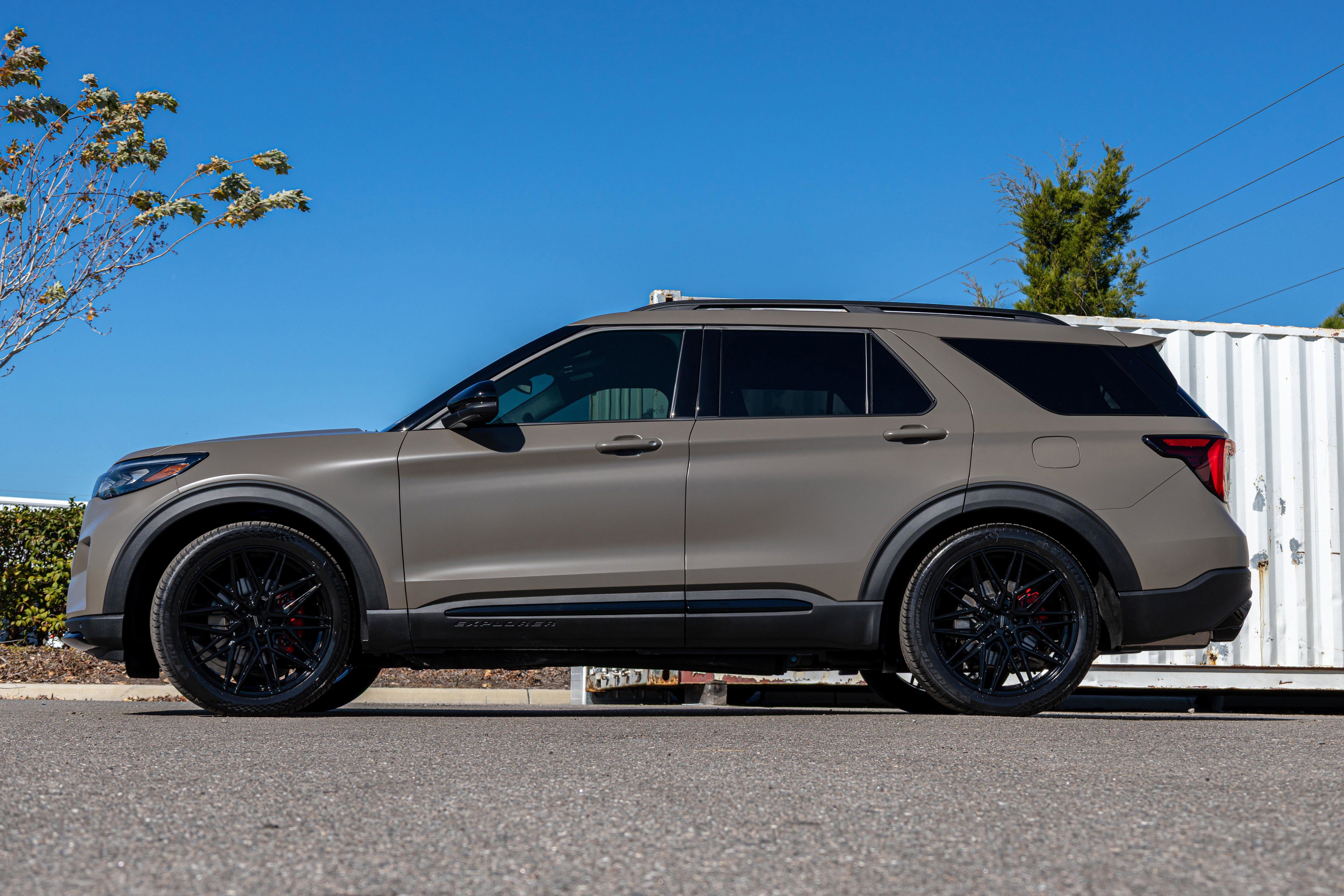 New 2026 Ford Explorer ST w/ Sun And Sound Package image 7