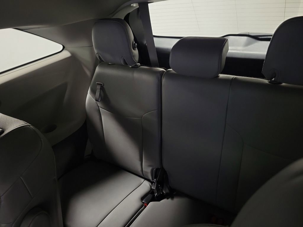 Used 2024 Toyota Sienna XLE AWD/4WD image 24