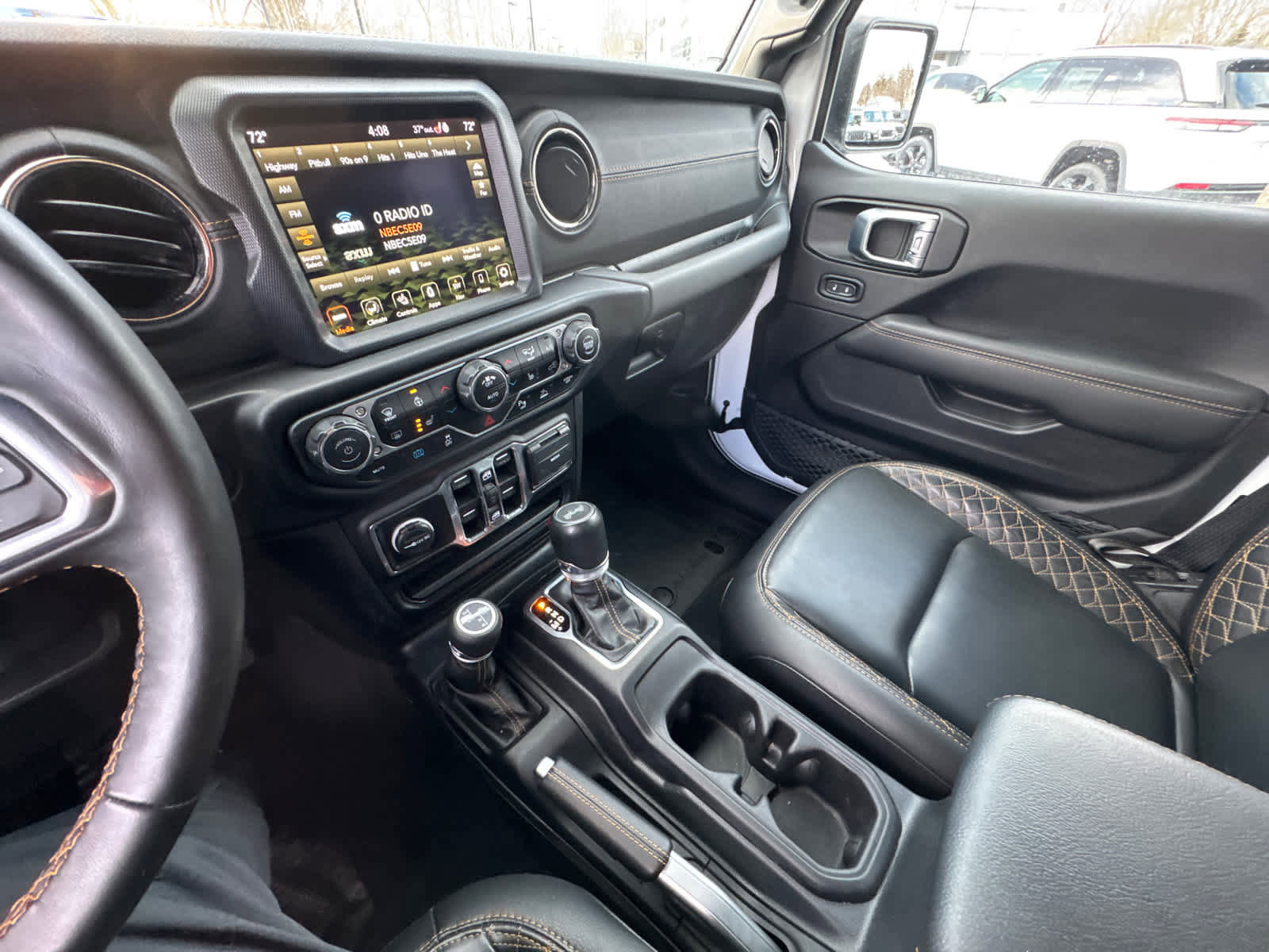 Used 2023 Jeep Wrangler Unlimited Sahara image 23