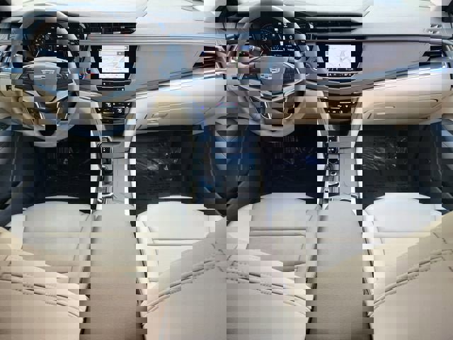 Used 2024 Cadillac XT5 Premium Luxury w/ Technology Package image 16