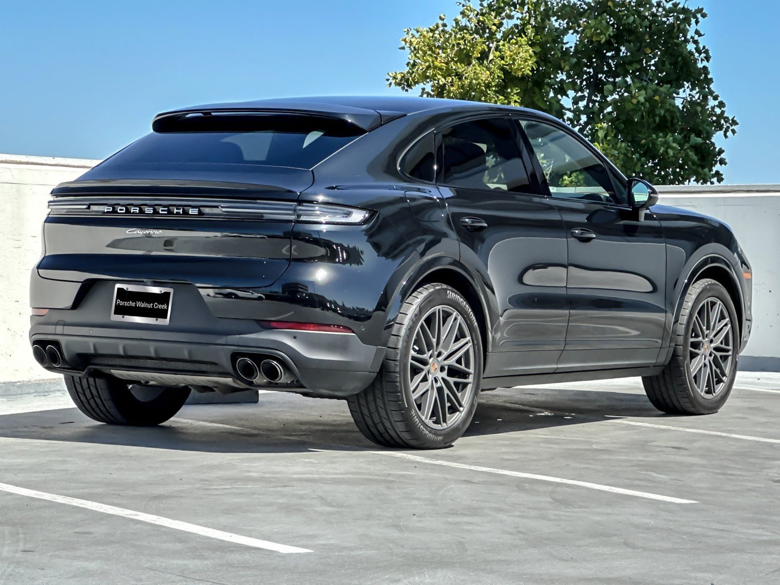 Certified 2025 Porsche Cayenne Coupe AWD/4WD image 9