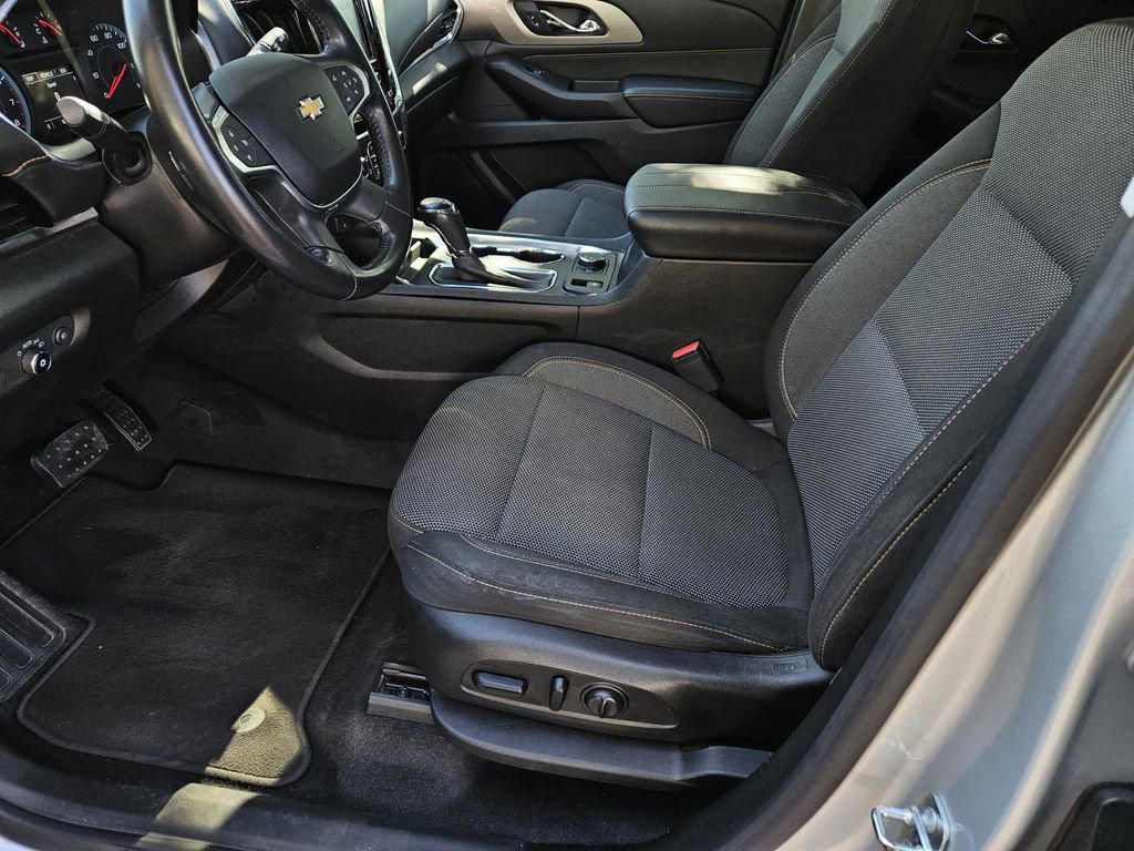 Used 2018 Chevrolet Traverse LT image 20