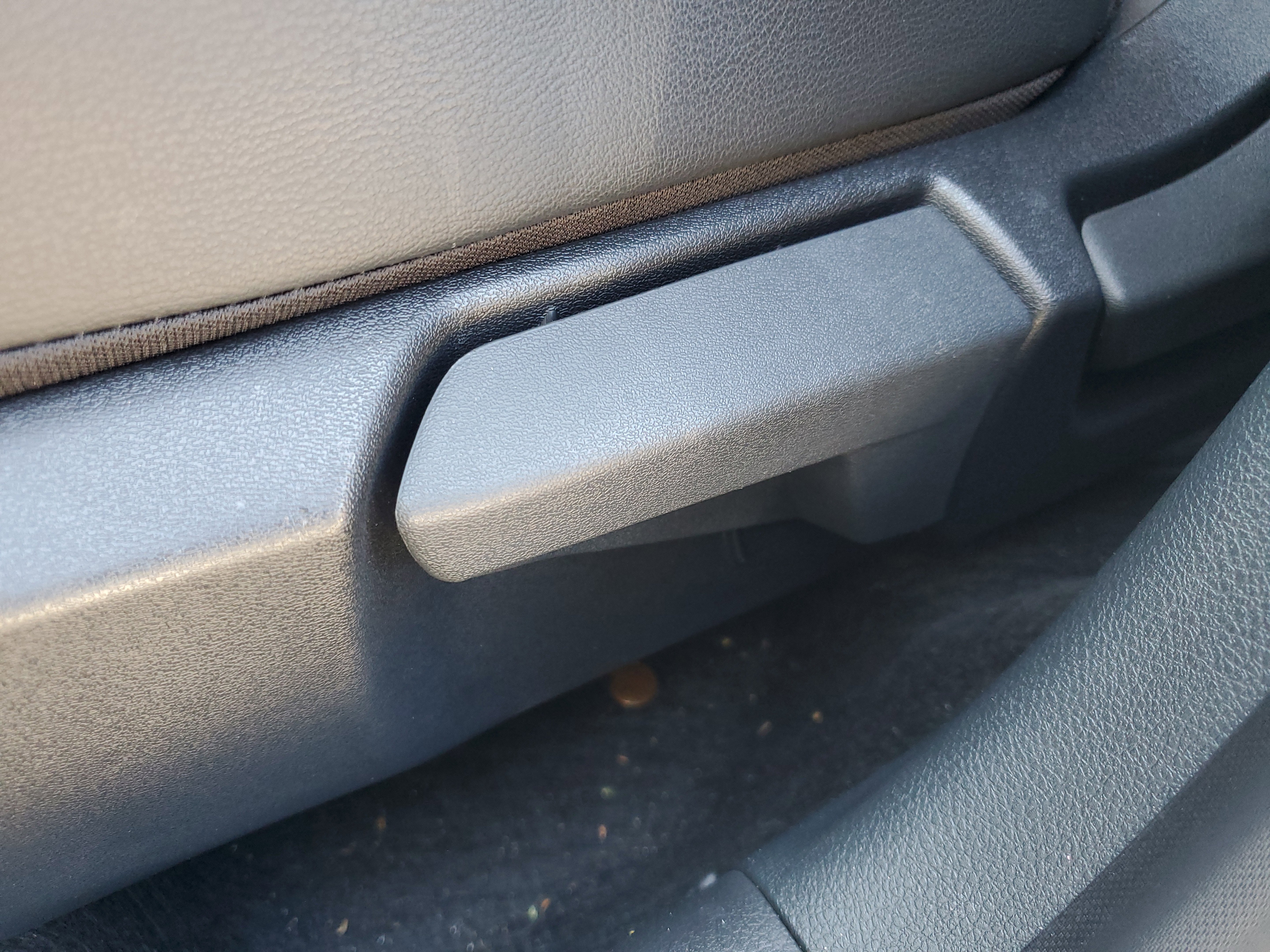 Certified 2025 Nissan Kicks SR image 10