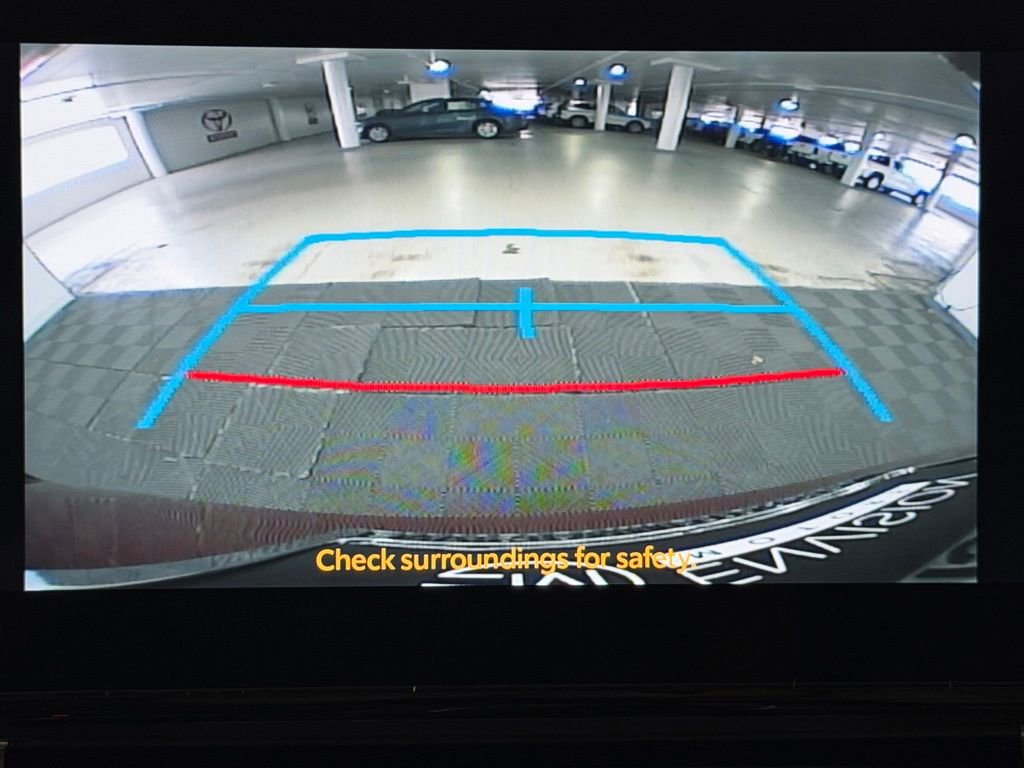 Used 2026 Toyota Sienna XLE FWD image 36