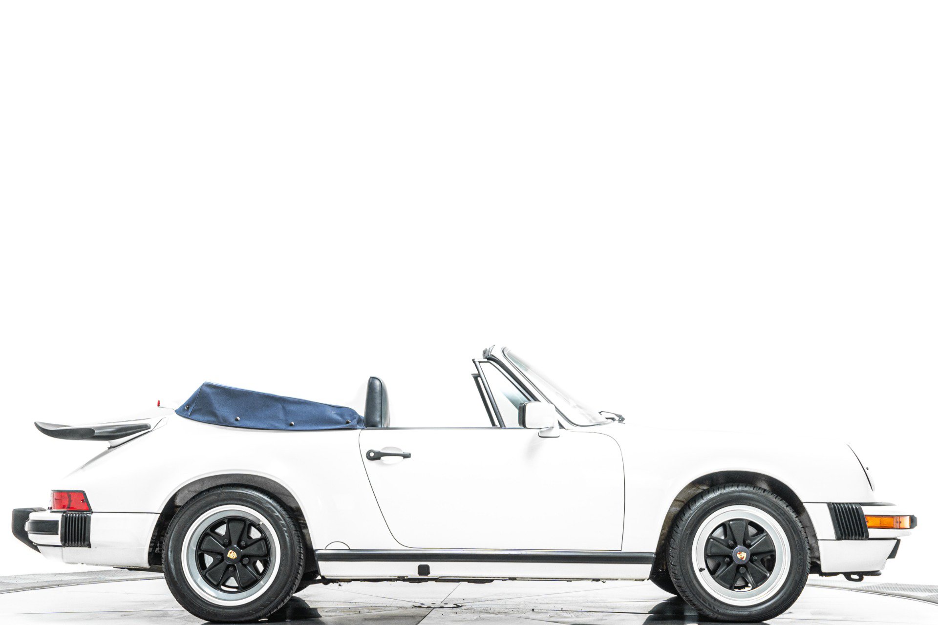 Used 1989 Porsche 911 Carrera RWD image 2