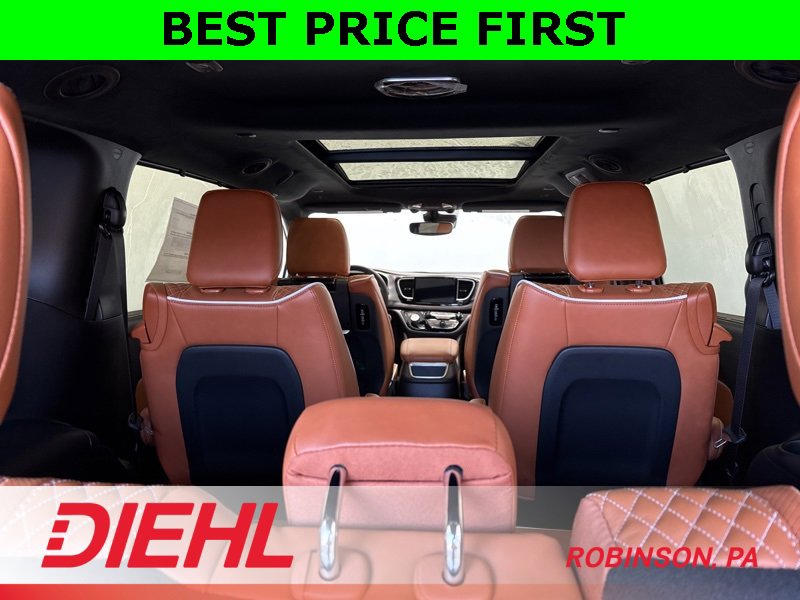 New 2026 Chrysler Pacifica Pinnacle image 10