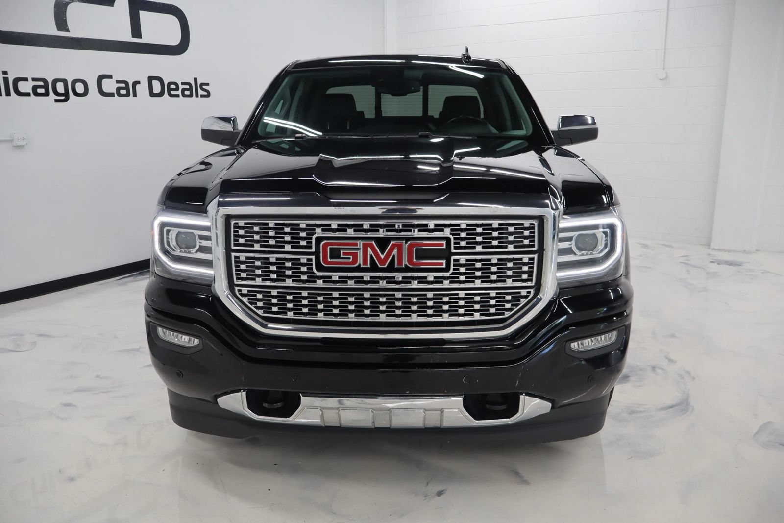 Used 2016 GMC Sierra 1500 Denali w/ Enhanced Driver Alert Package AWD/4WD image 3
