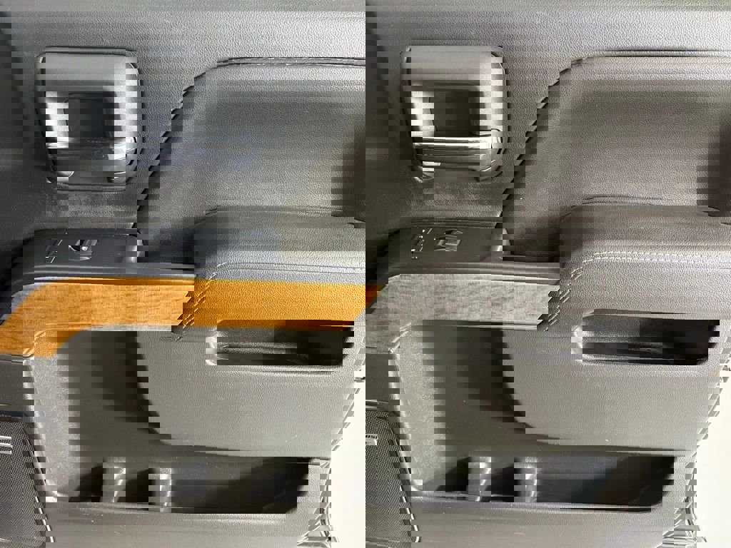 Used 2017 Chevrolet Silverado 1500 LTZ image 23