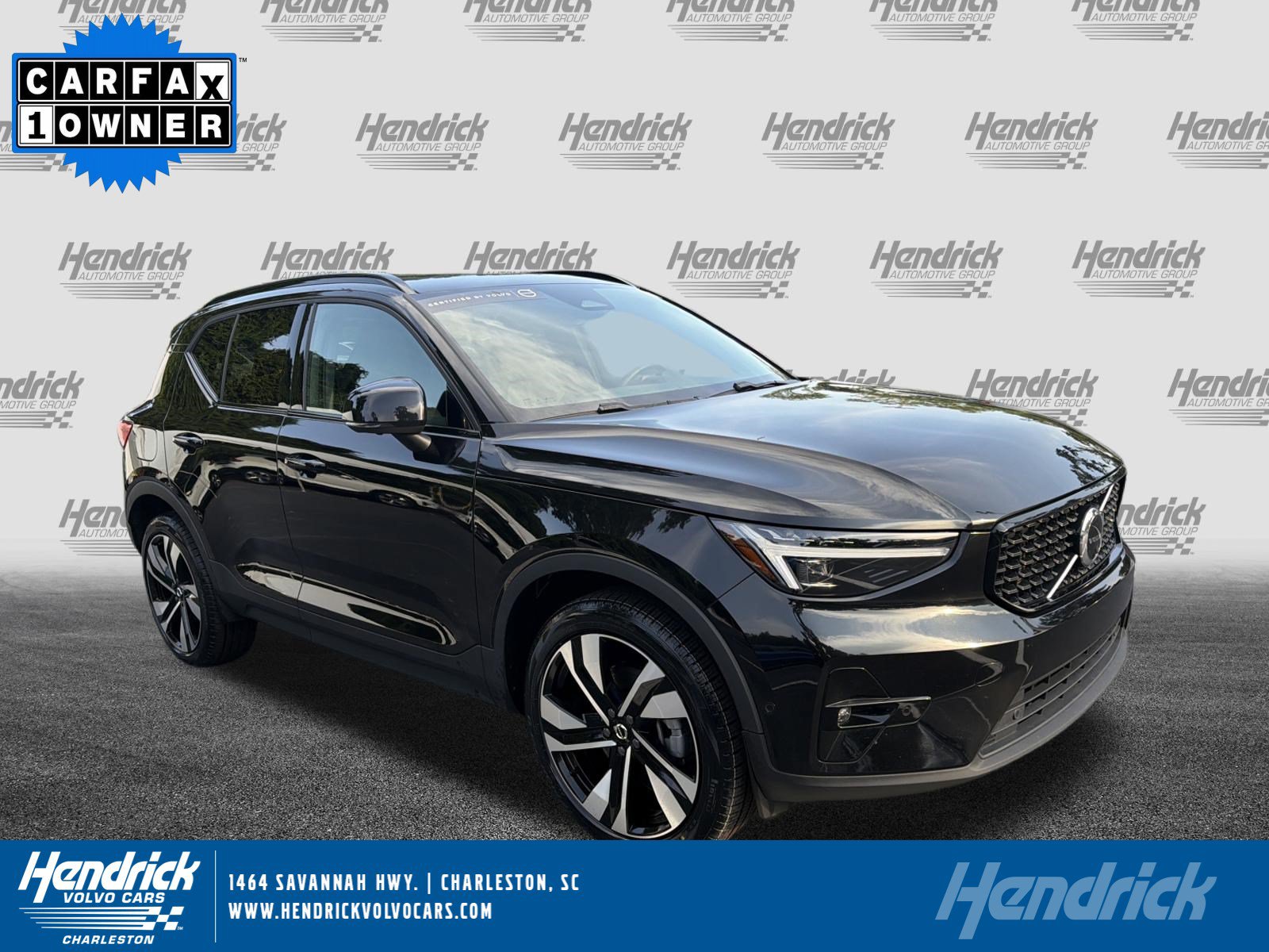 Used 2025 Volvo XC40 B5 Ultra AWD/4WD image 1