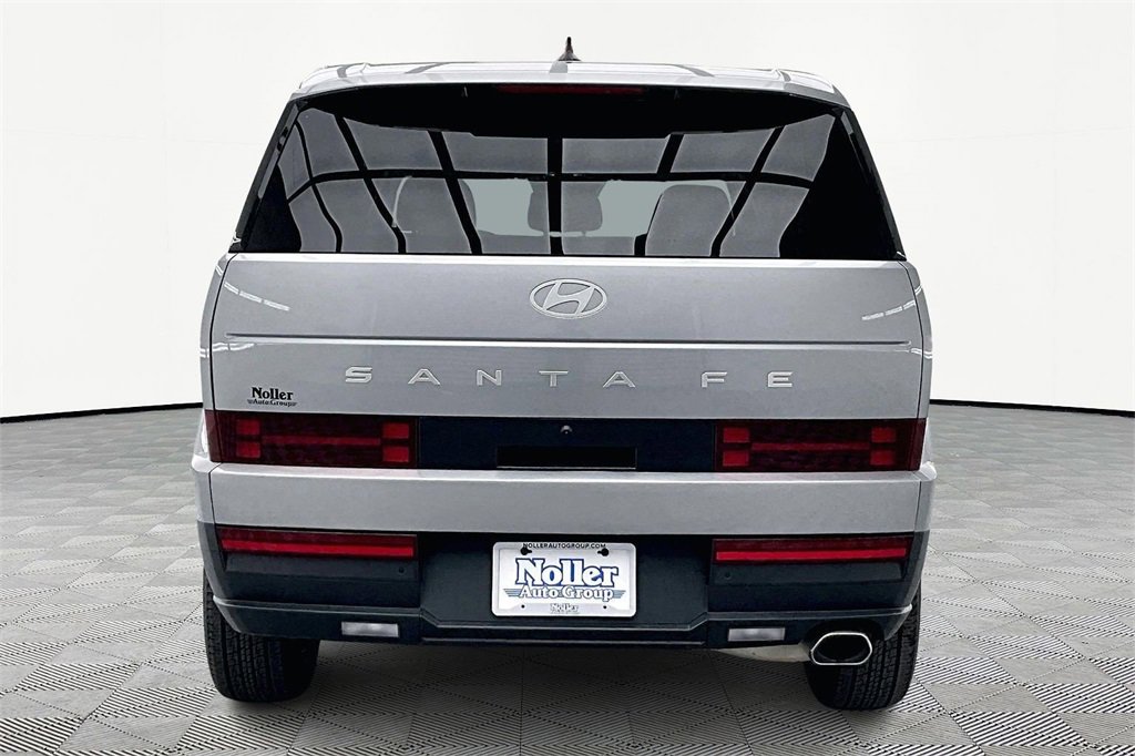 Used 2025 Hyundai Santa Fe SE image 4