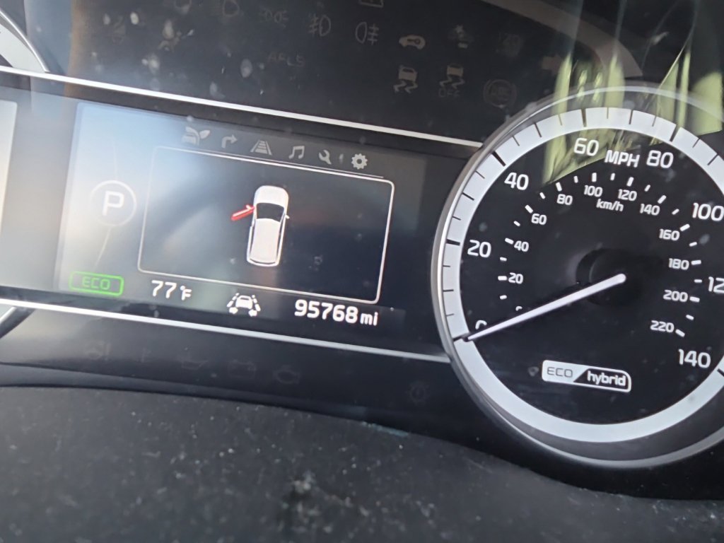 Used 2019 Kia Niro EX w/ Option Group 040 FWD image 11