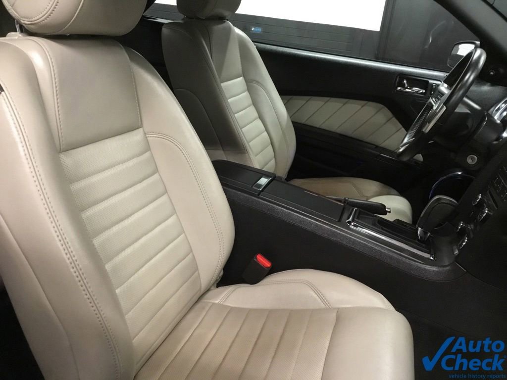 Used 2013 Ford Mustang Premium RWD image 34