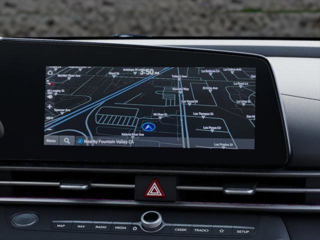 New 2025 Hyundai Elantra Limited image 13