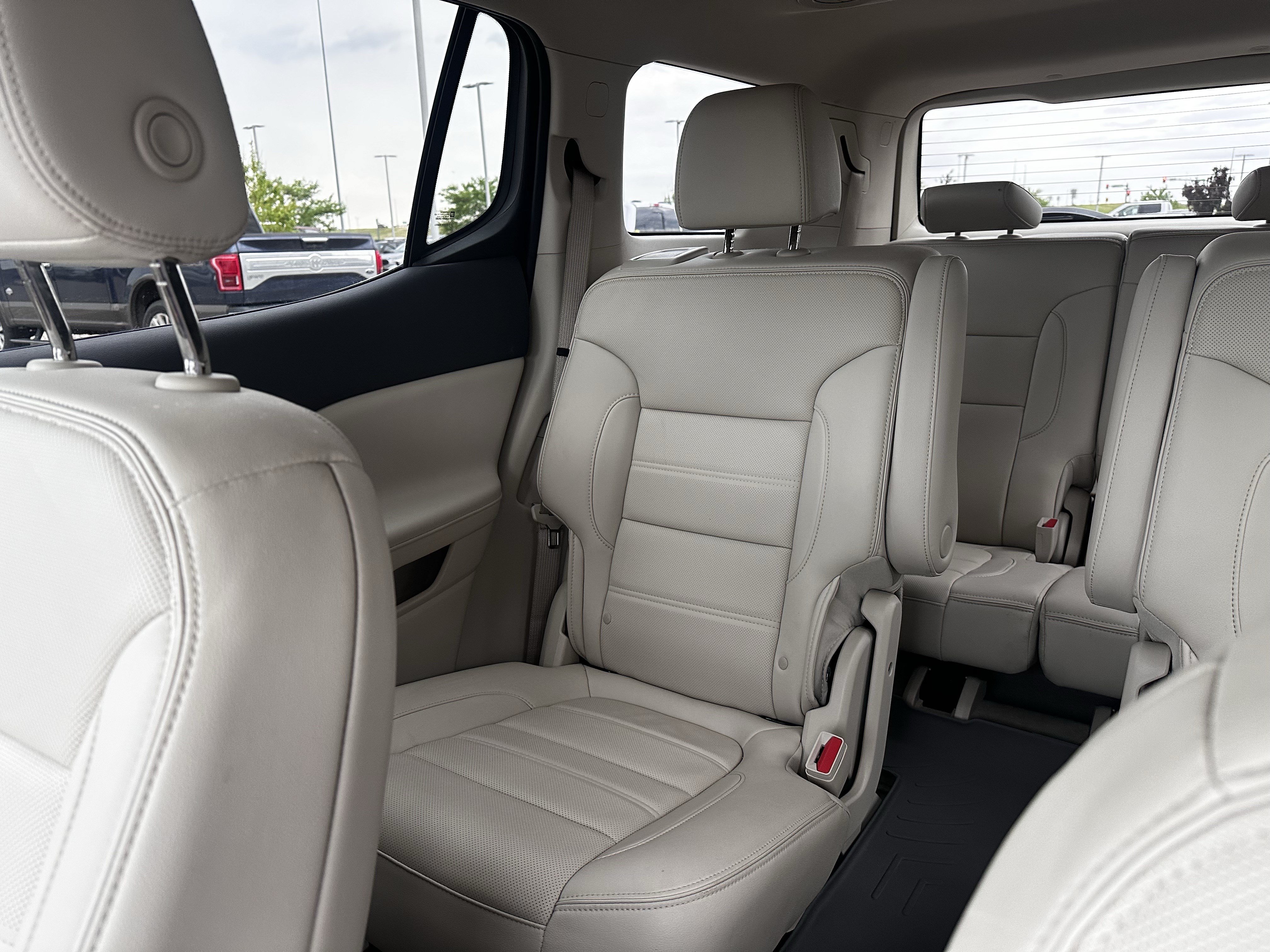 Used 2023 GMC Acadia Denali w/ Denali Ultimate Package AWD/4WD image 12