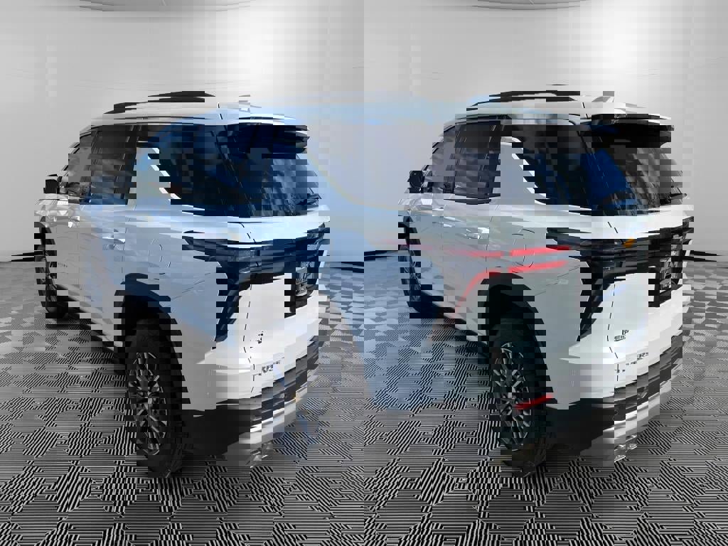 New 2026 Chevrolet Traverse LT w/ Driver Confidence Package image 5