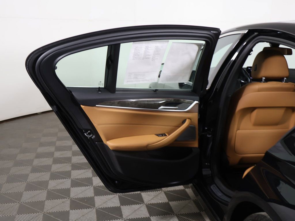 Used 2022 BMW 530i xDrive w/ M Sport Package image 23