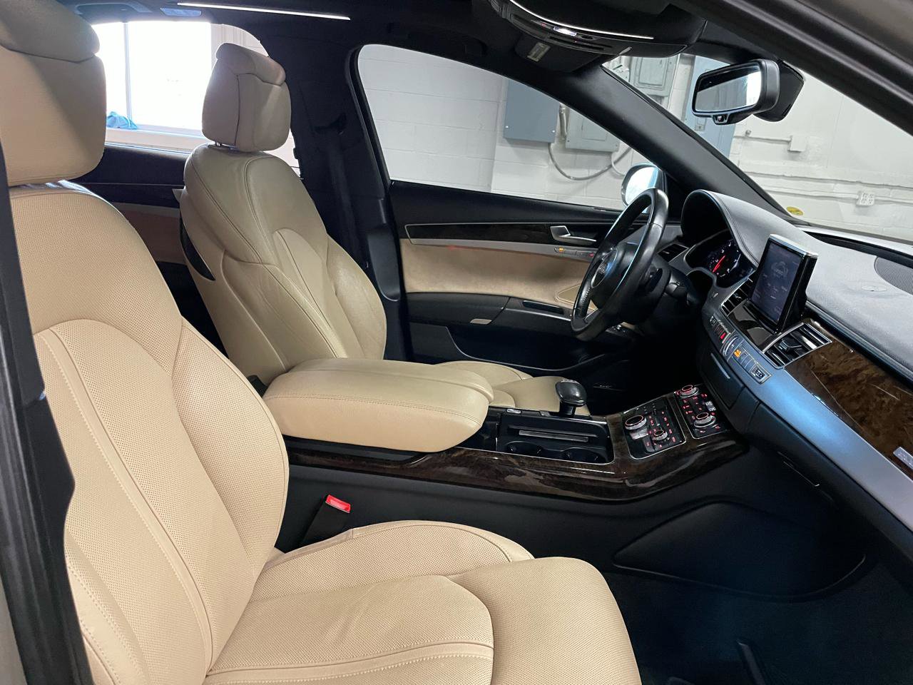 Used 2011 Audi A8 4.2 image 20