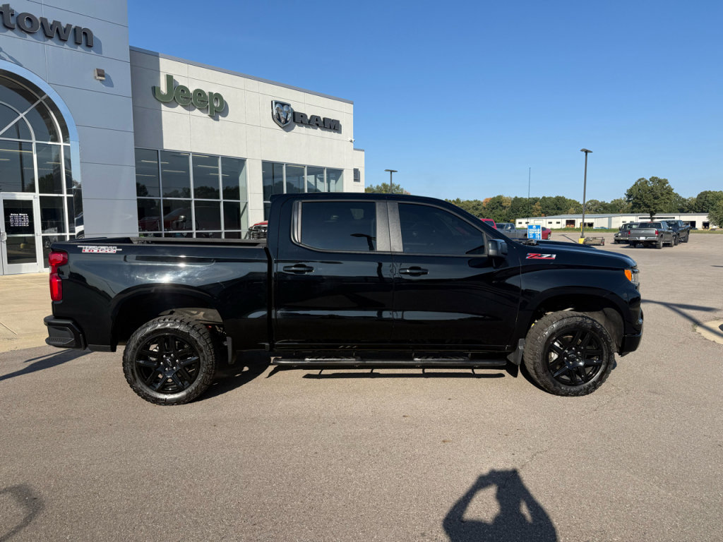 Used 2024 Chevrolet Silverado 1500 LT Trail Boss w/ Protection Package image 2