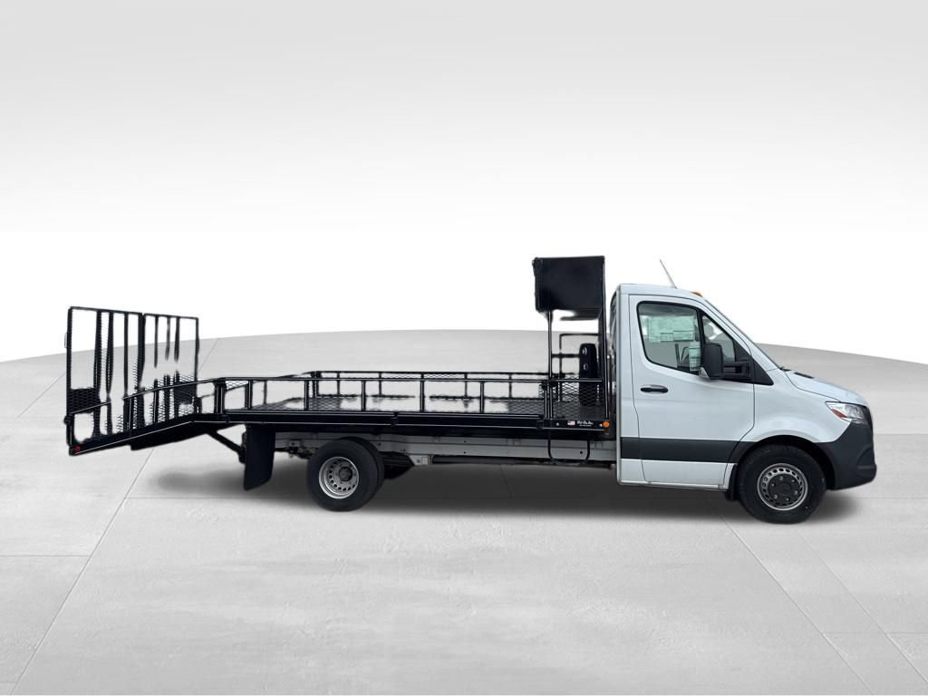 Used 2023 Mercedes-Benz Sprinter 4500 image 8