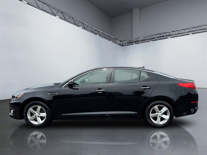 Used 2015 Kia Optima LX FWD image 2