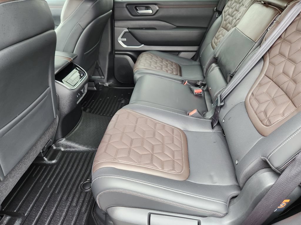 Used 2025 Nissan Armada Platinum AWD/4WD image 30