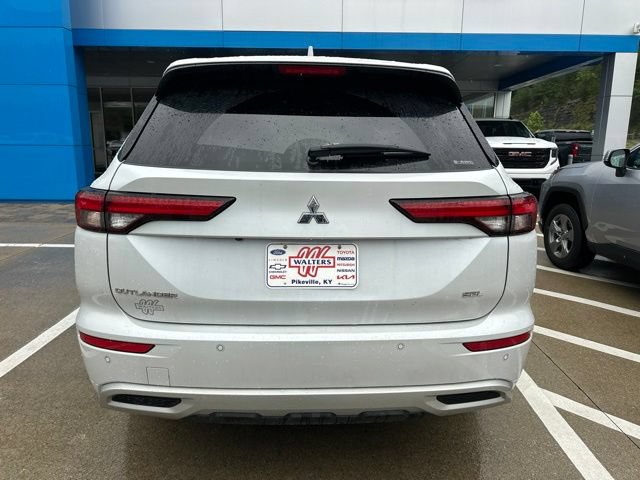 Used 2024 Mitsubishi Outlander SEL AWD/4WD image 3
