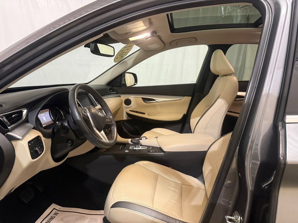 Used 2021 INFINITI QX50 Essential w/ Convenience Package image 21