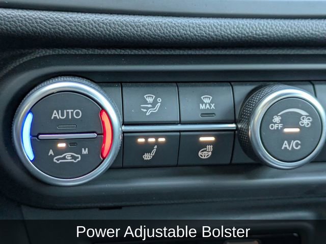 Used 2025 Alfa Romeo Giulia AWD w/ Veloce Package AWD image 27