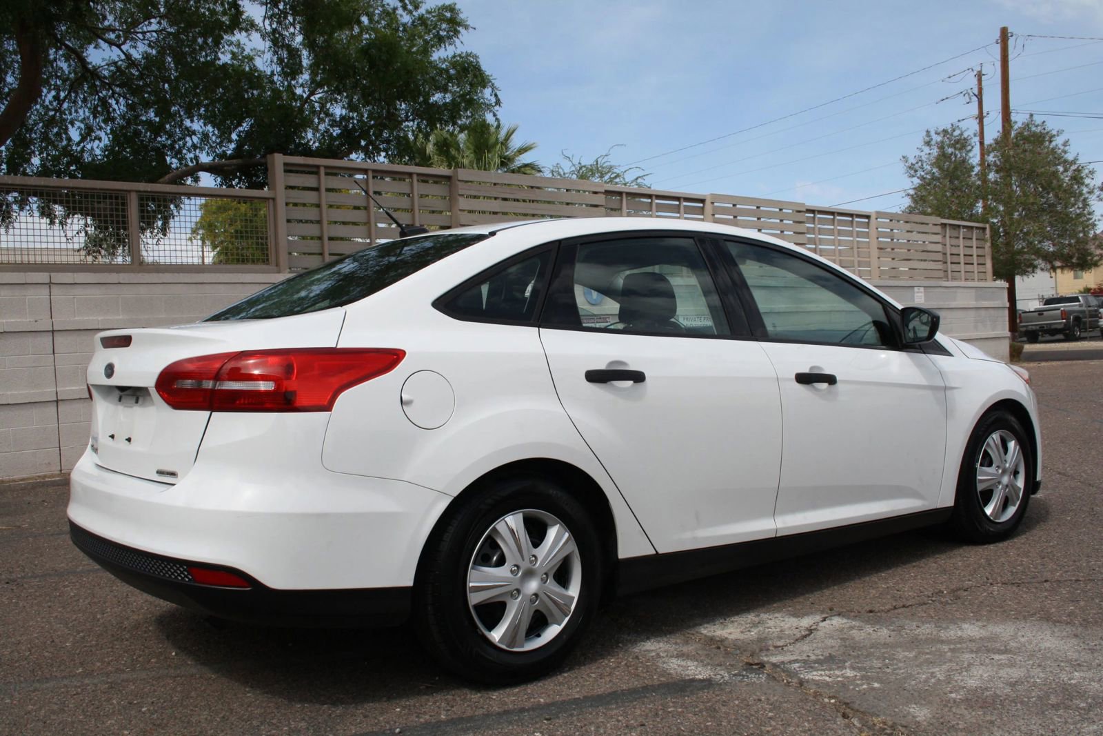 Used 2015 Ford Focus S FWD image 4