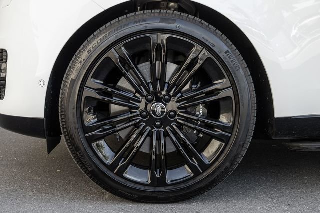 Used 2025 Land Rover Range Rover Autobiography image 17