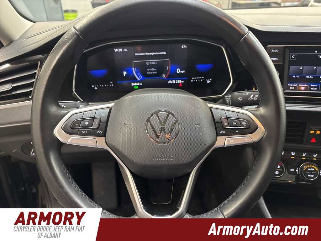 Used 2024 Volkswagen Jetta SE image 12
