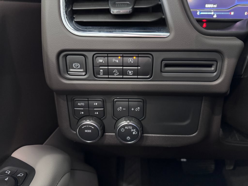 Certified 2023 Chevrolet Tahoe Z71 w/ Luxury Package AWD/4WD image 30